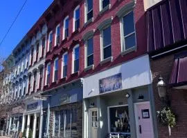 The Honesdale Loft - downtown 3 bedroom