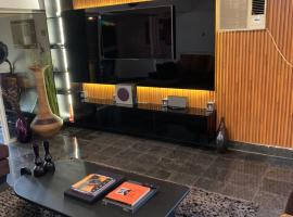 Comfortable, Cozy & Homely 4-bedroom duplex, family hotel in Ikeja