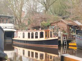 Salonboot de Wending – hotel w mieście Groningen