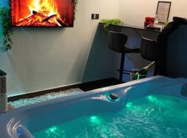 SPAYA JACUZZI centrum apartment - with home cinema & private parking