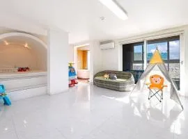 Gyeongju jullietapoolvilla&kidspension