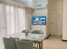 Tan condo city view 01