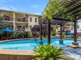 24 Freestyle Apartment with POOL VIEW