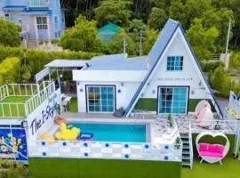The I-style pool villa