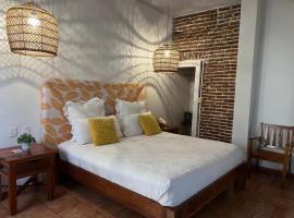 Jullias ejecutive – hotel w mieście Tela