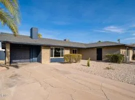 Msg for 5 percent off Glendale Casa Pool Yard 3 Bed 2 Bath