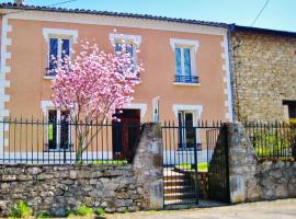 Au Petit Verger, bed and breakfast a Puivert