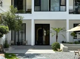 Eden Yard Boutique Hotel