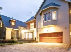 The Browns' Luxury Suites & Cottage