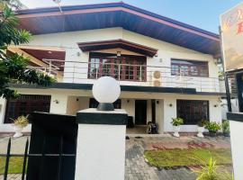 Ocean Beauty Guest House, hotel s jacuzzi v Negombu