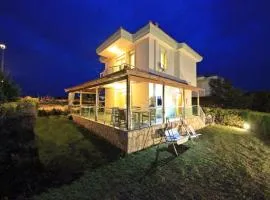 Family Friend Villa Pool 3b 1 Alacati Cesme