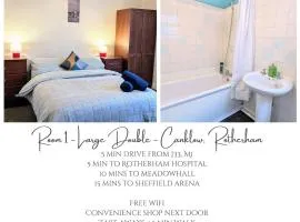 Large double room, Free WiFi & Parking Near M1