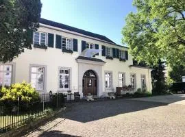 KAROLINGERHOF - Mosel