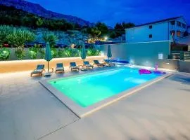 Luxury Apartment Lorena - Exclusive Private Heated Pool