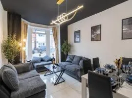 Open Mind Property - HotTub,7 Beds & Free Parking