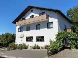 Zum Lahnfelsen Gräveneck