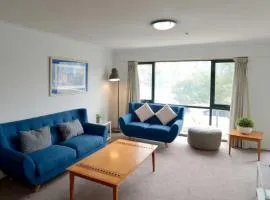 Sunny Braddon Apt near Civic - Hosted by Canstay