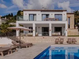 The Villa by Los Limoneros
