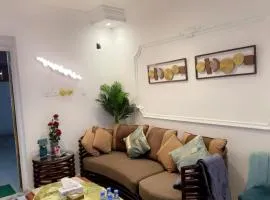 شقه روف علويه بغرفتين وجلسه ومدخل خاص بدرج