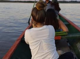 alojamiento en el amazonas, hotel with parking in Isla Paranapura