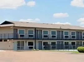 Studio City Suites, a Travelodge by Wyndham