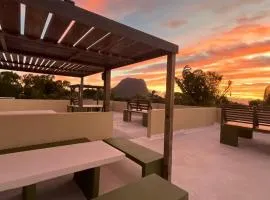 Loukaz -entire Rental Units W Panoramic Rooftop