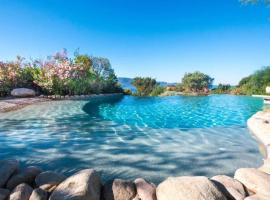 Charmante maison à Olmeto avec piscine partagée, hotel v destinaci Olmeto