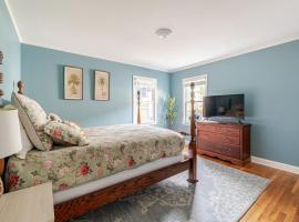 Spacious 3 bedroom house 45mins to NYC great hotel alternative for big group, vila di Port Chester