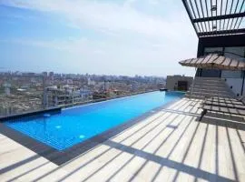Exclusive Luxury Apartment in Sky Four - Lince