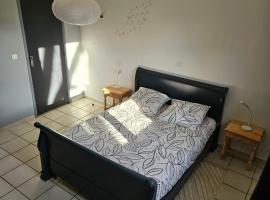 La d&eacute;tente ! Petit d&eacute;jeuner inclus, spahotell i Servas