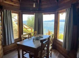 La Caleta Bungalows、サン・カルロス・デ・バリローチェのシャレー