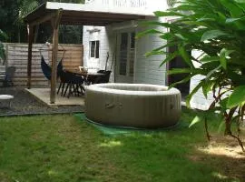 Location Beauséjour avec Jacuzzi Sainte-Anne Le Helleux