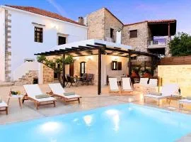 Angenehmes Ferienhaus In Argiroupoli Mit Privatem Pool Und Bergblick