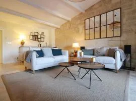 La Grande Bourgade-Authentique Maison en Pierre avec Terrasse Climatisation au Cœur d'Uzès