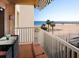 AT059 Reformed & Beach Views, Airco, WiFi