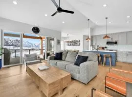 New Family Home in Eden w Hot Tub and Great Views