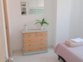 Hermoso e iluminado apartamento.，伊塔圭的飯店