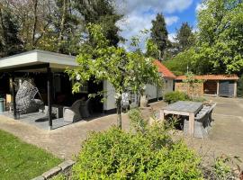 Cosy lodge in beautiful walking and cycling surroundings, hotel v destinaci Epe