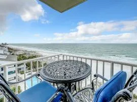 Oceanfront Condo Sleeps 6 Walk To Beach Pool