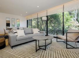 Saltillo 85, Centric Condo with Balcony and Natural Light, hotel in Mexico City