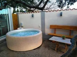Manora Sucuraj Pool Gästehaus