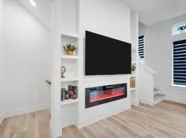Modern 2BR l Pet-Friendly l Private Baths