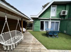 Résidence Villa Atlantique - 078 - Charmant chalet rénové avec goût au Verdon/mer MAE-2371, hotel in Le Verdon-sur-Mer