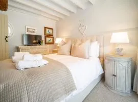 Newly Refurb Cottage, Mile From Blakeney, Village Pub and Restaurant