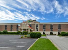 Holiday Inn Express Crestwood by IHG, hotel v destinaci Crestwood