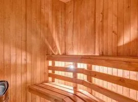 Sauna 5 bedrooms apartment in old town & Parking