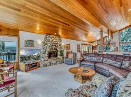 Handcrafted Tahoe Retreat Walk to Beach & Ski