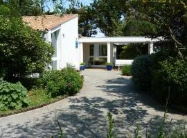 Pleasant holiday home near beach