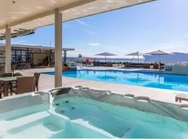 Heart of the City Apartment - By Sky Tower - Free Parking!