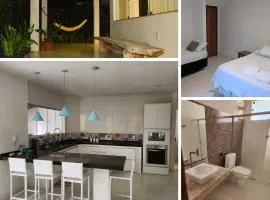 Quarto com Ar-Condicionado em Casa Compartilhada a 5 Min da Praia